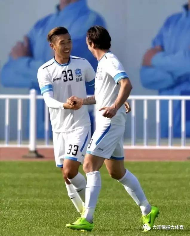 包含清晨荷甲传出新动向;尤文图斯绝杀压哨;管理层表态——压力陡增;细节决定成败的词条 包含清晨荷甲传出新动向;尤文图斯绝杀压哨;管理层表态——压力陡增;细节决定成败的词条