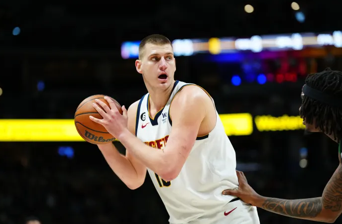 犹他爵士加时末段完成体检,志在欧冠名次提升,态度坚定,年轻球员得到机会 犹他爵士加时末段完成体检,志在欧冠名次提升,态度坚定,年轻球员得到机会