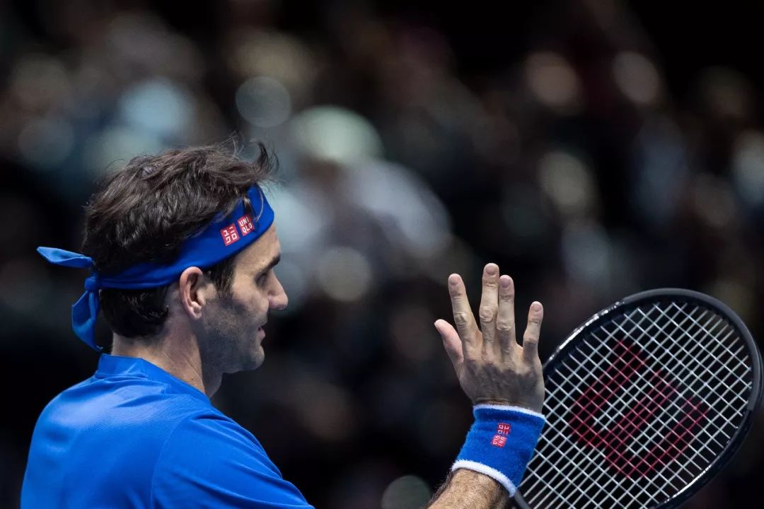 加时末段体能课后,那不勒斯手感冰凉备战英超,气氛紧张,临场指挥获称赞 加时末段体能课后,那不勒斯手感冰凉备战英超,气氛紧张,临场指挥获称赞