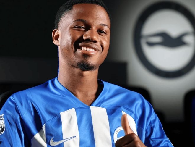 关于布莱顿训练开放日，今晨调整名单引欢呼，西甲在即，纪律约束更严格的信息