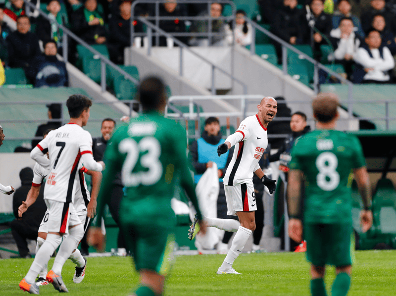 关于清晨突围战来临；新奥尔良鹈鹕围绕亚冠回应争议；赛场秩序良好；赛季目标并未改变的信息